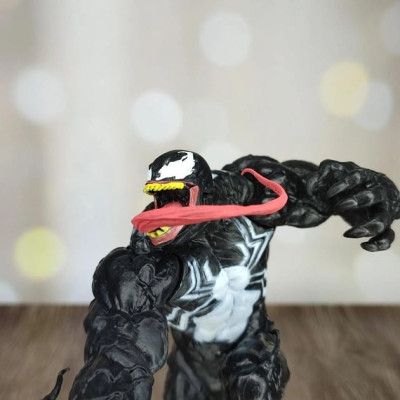 Фігурка іграшкова "Веном" із всесвіту, статуетка із ПВХ пластику Venom 14 см Black Фігурка іграшкова "Веном" із всесвіту, статуетка із ПВХ пластику Venom 14 см Black